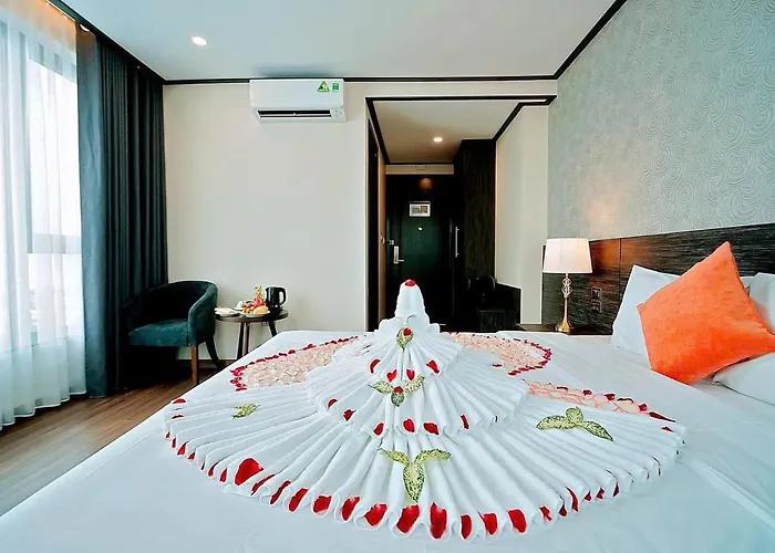 The One 3* Hạ Long