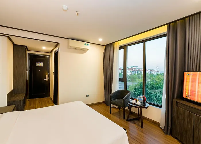 The One 3* Hạ Long