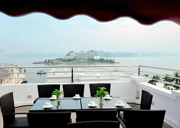 Khách sạn The One 3*